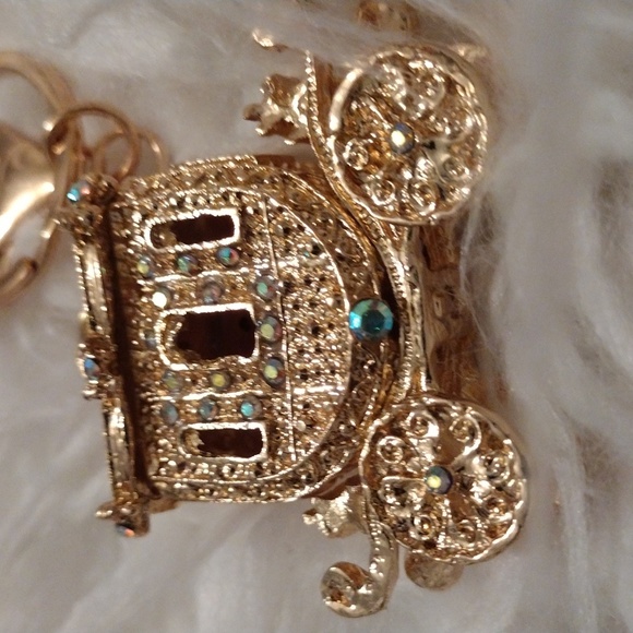 NWOT JEWELRY - Picture 5 of 8